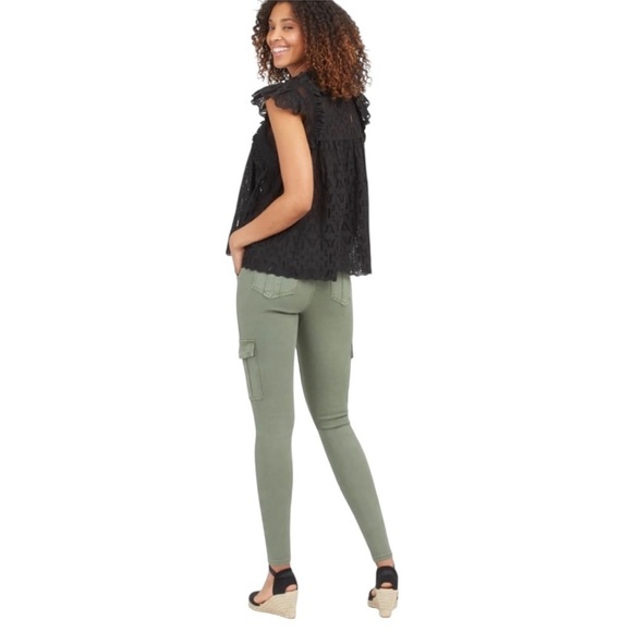 SPANX Twill Ankle Cargo Pants - Picture 3 of 8